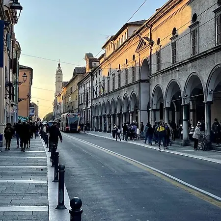 R 75 Centro Storico * Парма